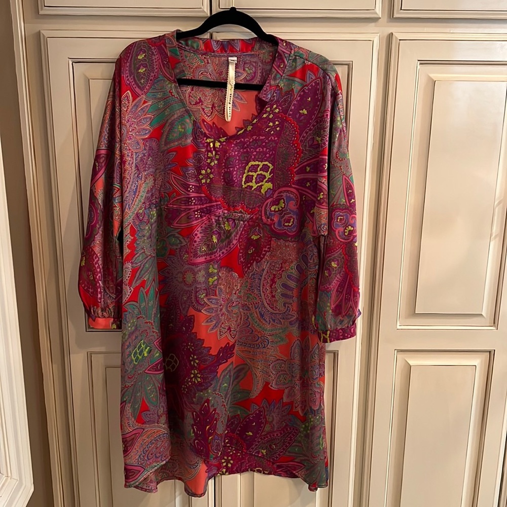 Uncle Frank xl dress. 100% poly/silk look